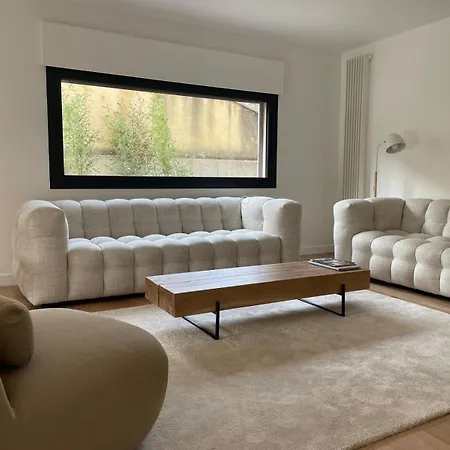Contemporaine Et Minimaliste Villa Les Angles (Gard)